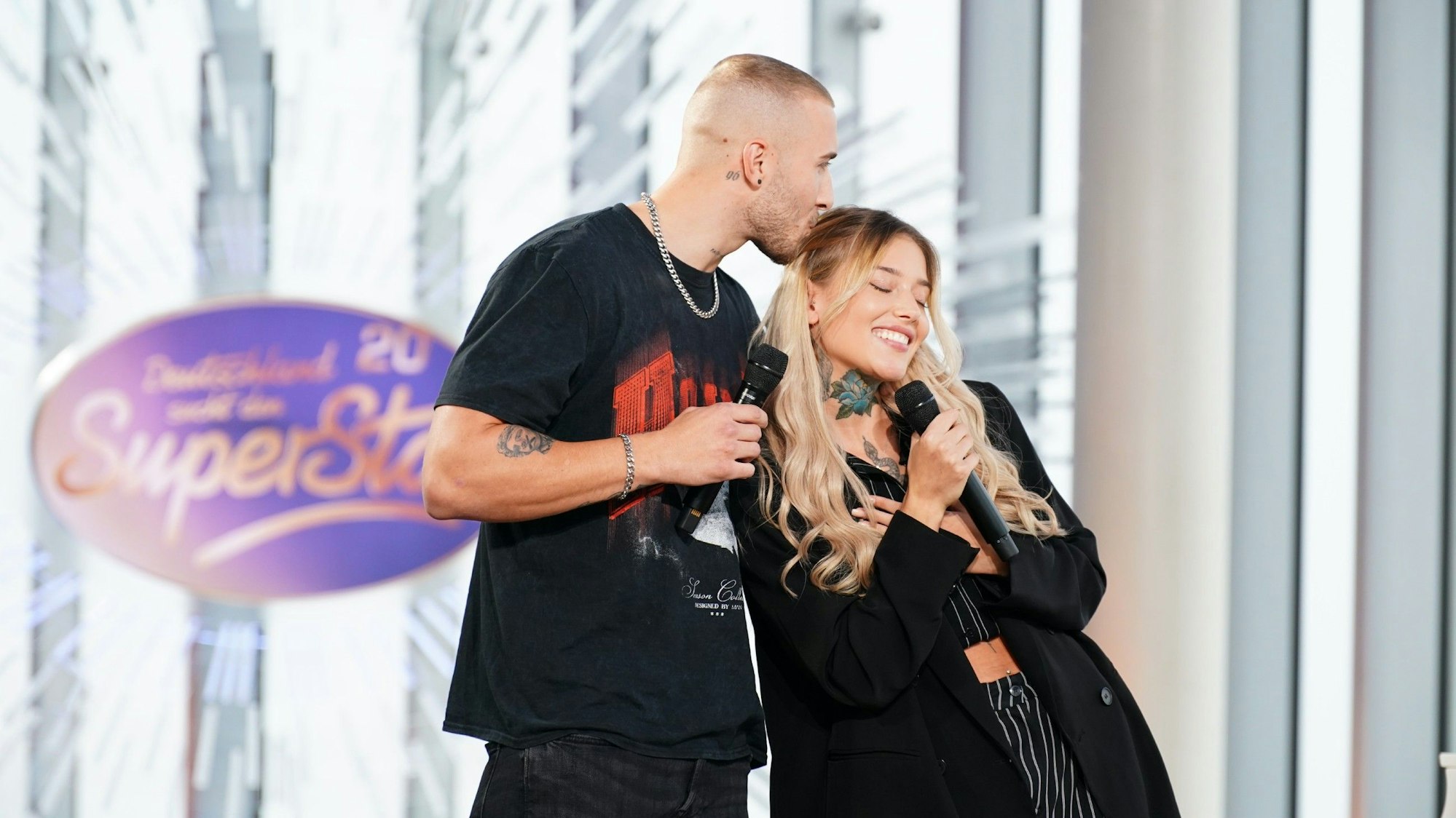 Jill Lange aus Römerstein hat ihren Freund Lars mitgebracht.