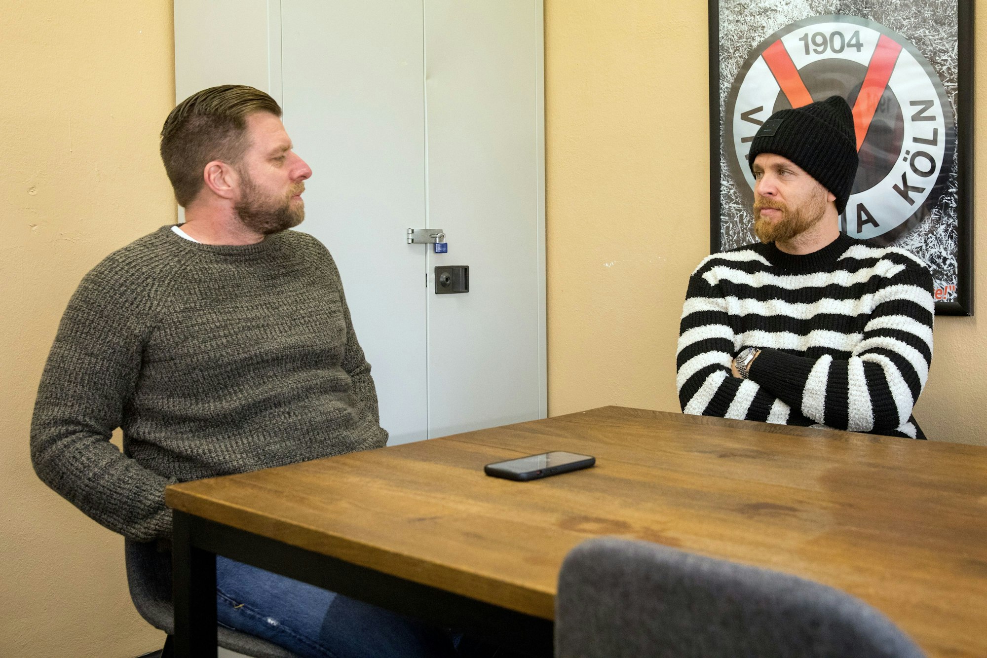 Fußballspieler Mike Wunderlich mit EXPRESS-Reporter Alexander Haubrichs.