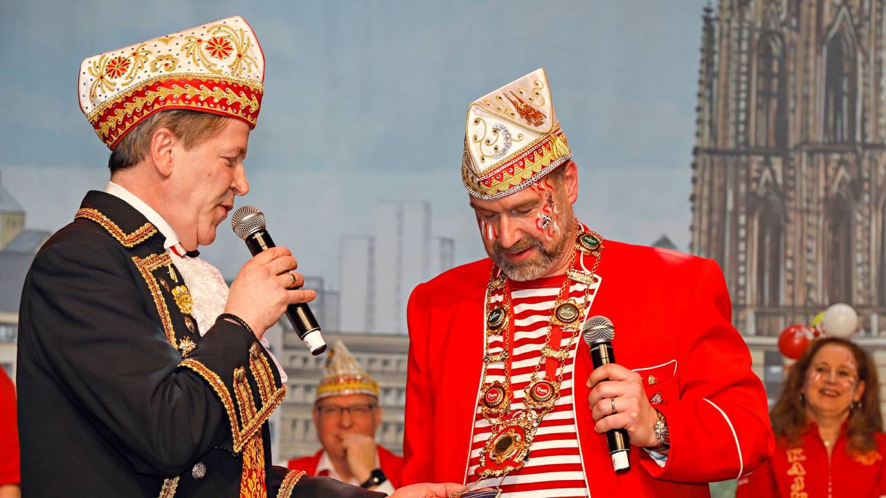 Christoph Kuckelkorn (l.) mit Volker Weininger bei der Kajuja.
