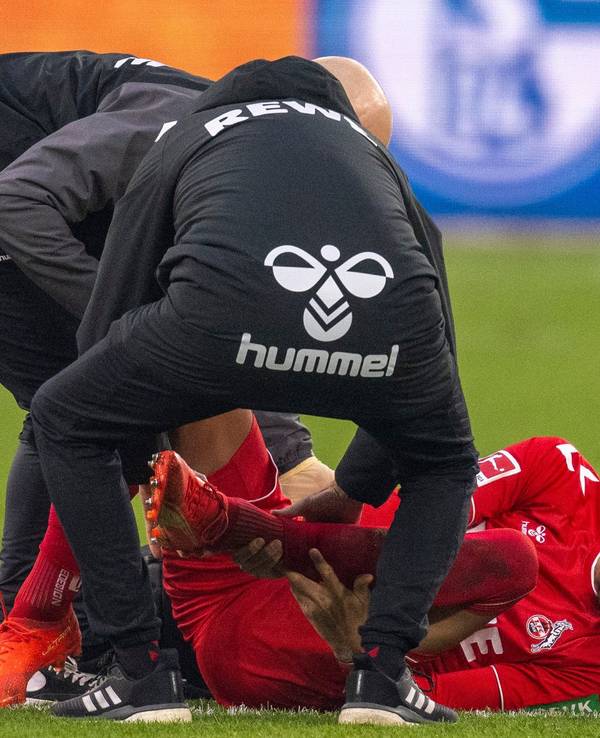 Kölns Davie Selke musste im Spiel gegen Schalke 04 verletzt ausgewechselt werden.