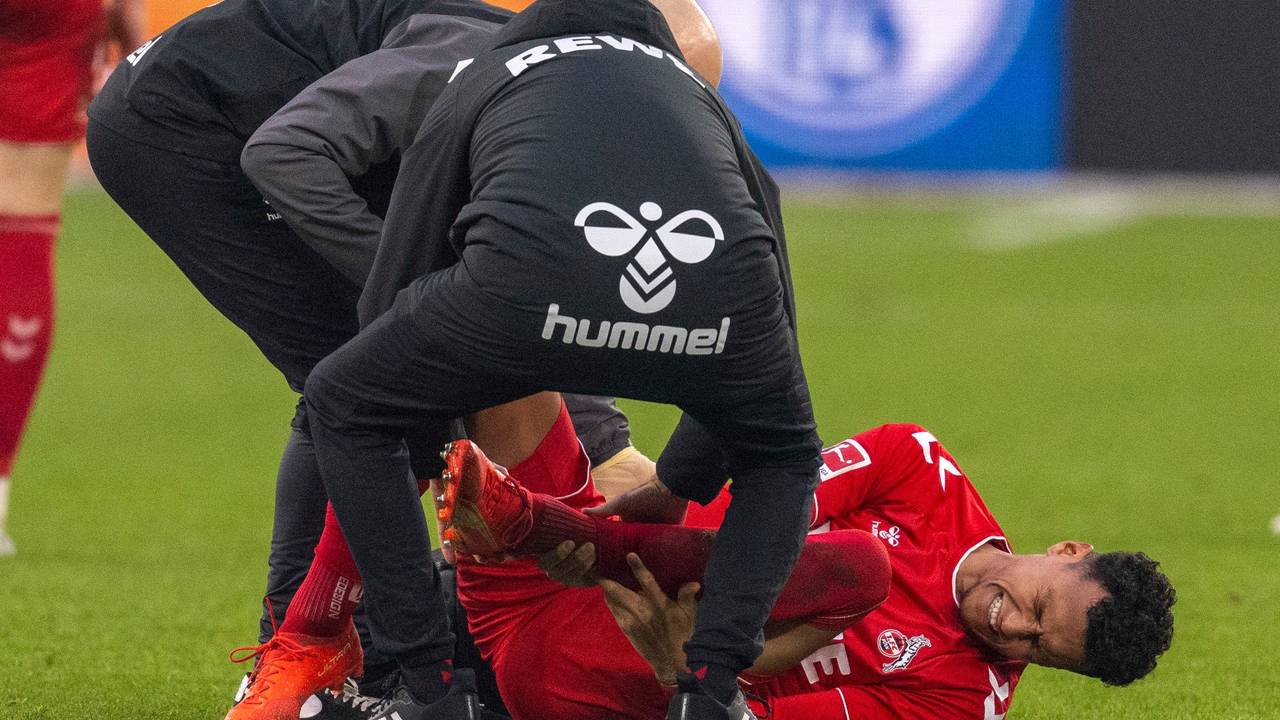 Kölns Davie Selke musste im Spiel gegen Schalke 04 verletzt ausgewechselt werden.