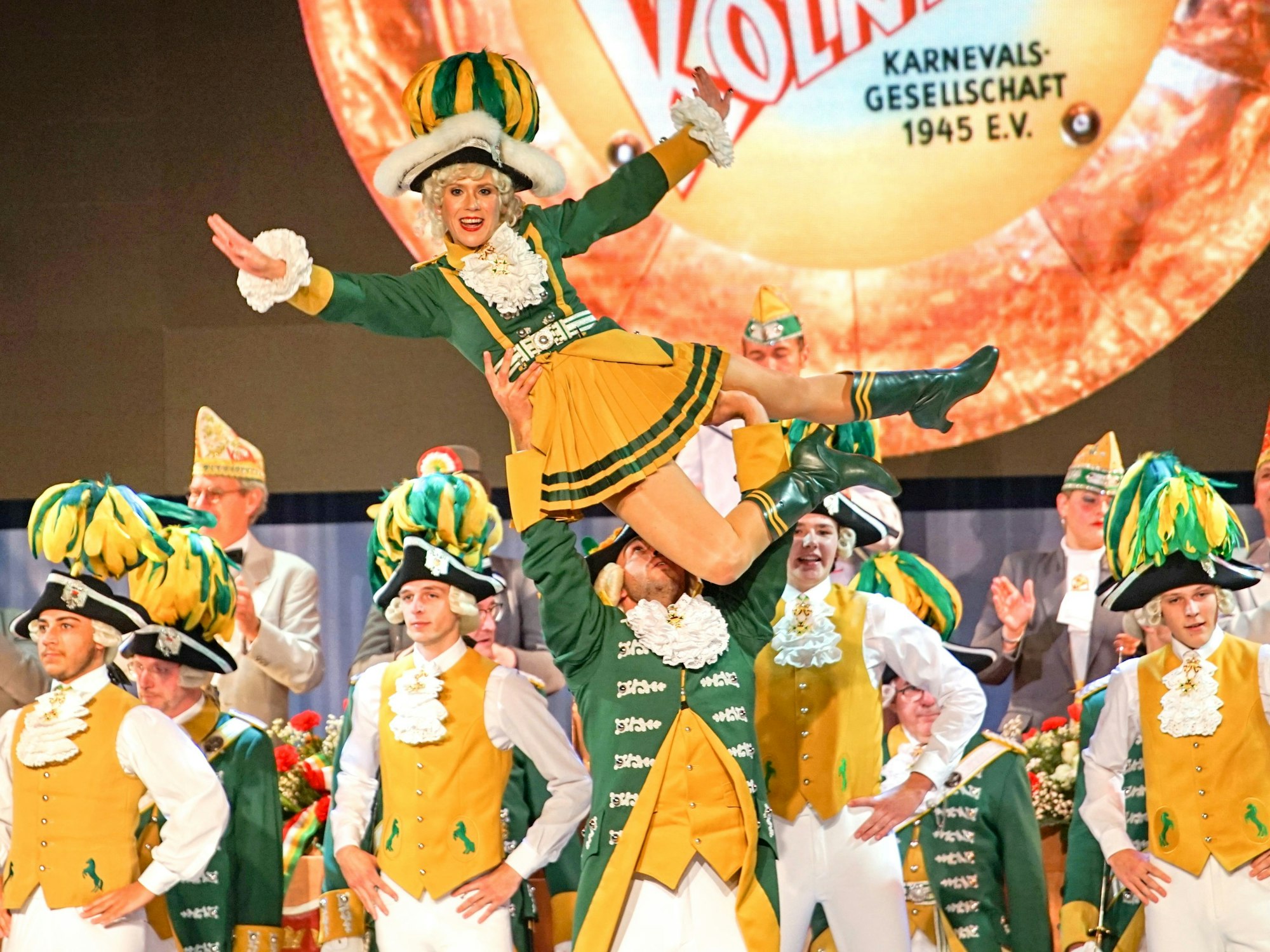 Die Regimentstochter der Ehrengarde Anna-Sophia Sahm im Einsatz als Tanzmarie.