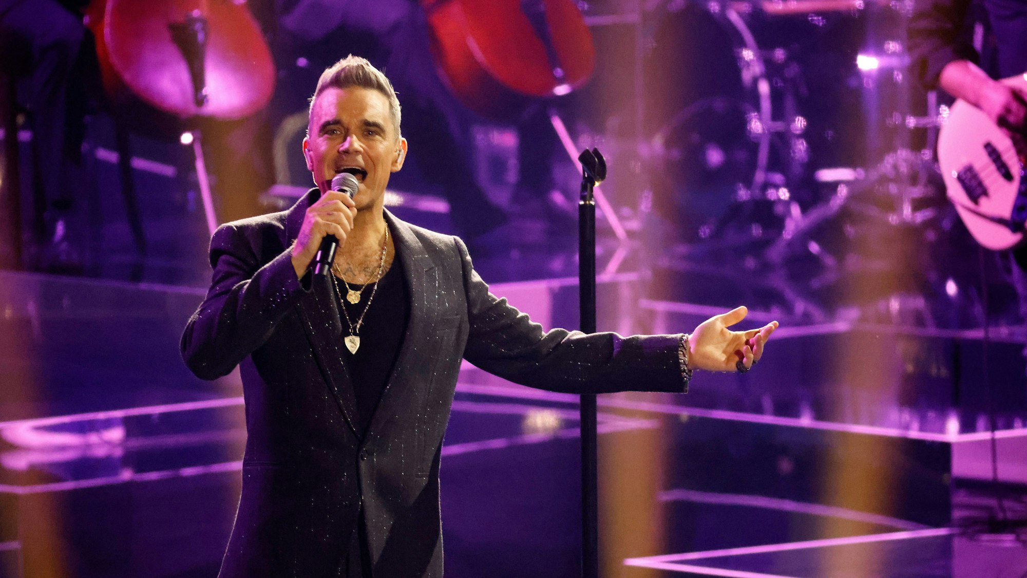 Der britische Popstar Robbie Williams tritt bei der ZDF-Show «Wetten, dass..?» auf.