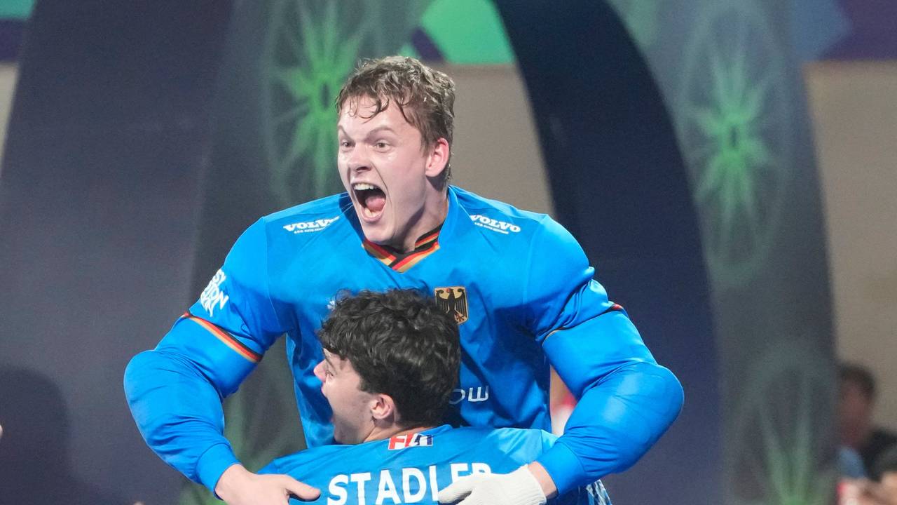 Torhüter Jean-Paul Danneberg von Rot-Weiss Köln feiert am 29. Januar 2023 den WM-Sieg über Belgien.