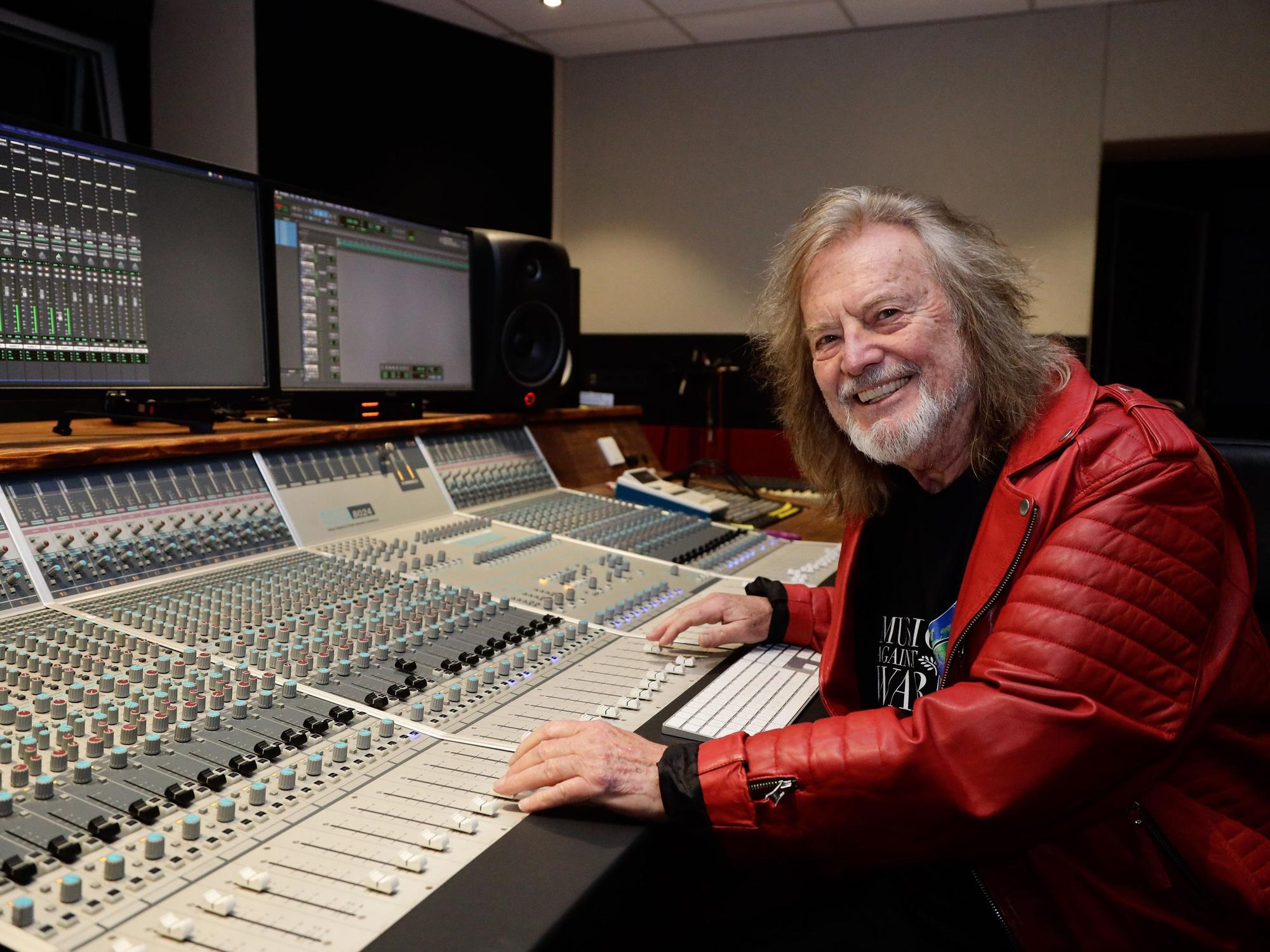 Besuch bei Dieter Dierks in seinem Tonstudio in Pulheim anlässlich seines 80. Geburtstages.