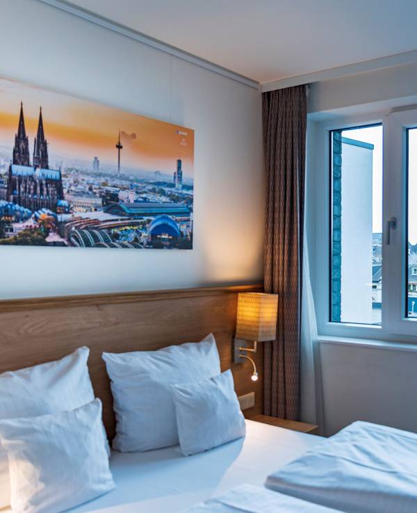 Doppelzimmer mit doppeltem Blick auf den Kölner Dom