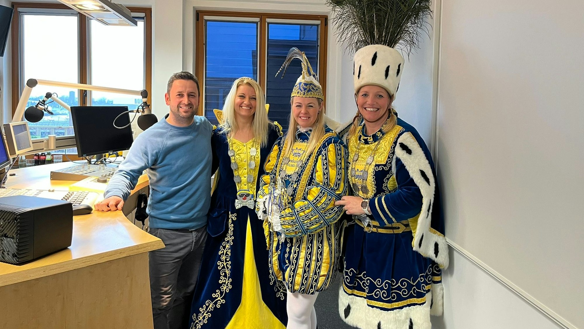 Das weibliche Dreigestirn aus Eikamp (Oberodenthal) beim Podcast Kölsch & Jot von Dominik Becker.