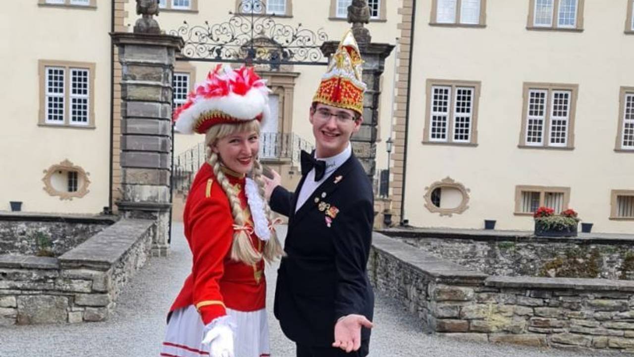 Gabriel Geishüttner lächelt in die Kamera.