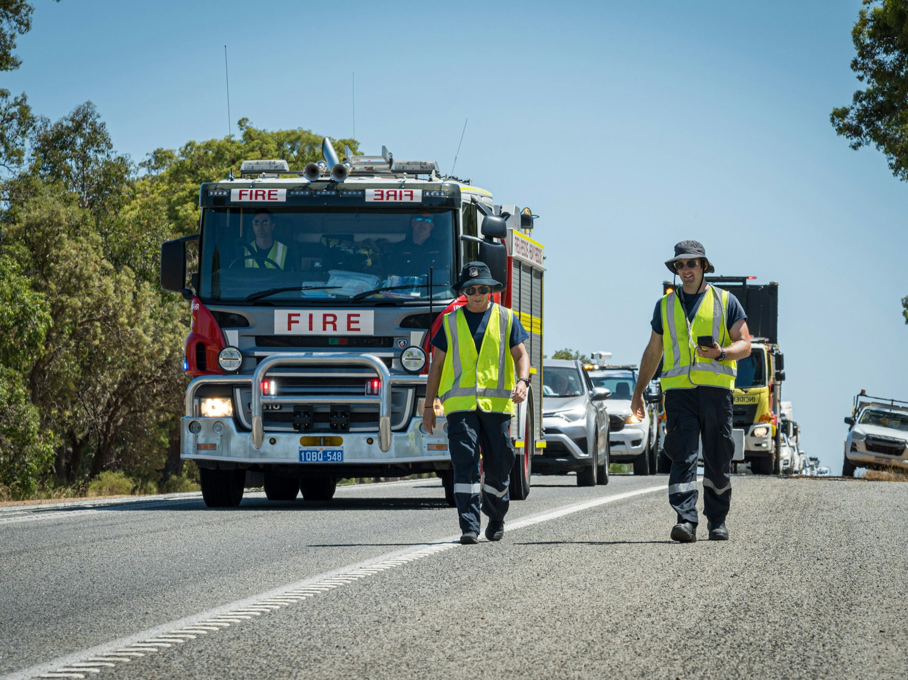 Mitarbeiter des Department of Fire and Emergency Services suchen nach einer winzigen, aber gefährlichen radioaktiven Kapsel aus einer Rio-Tinto-Mine.