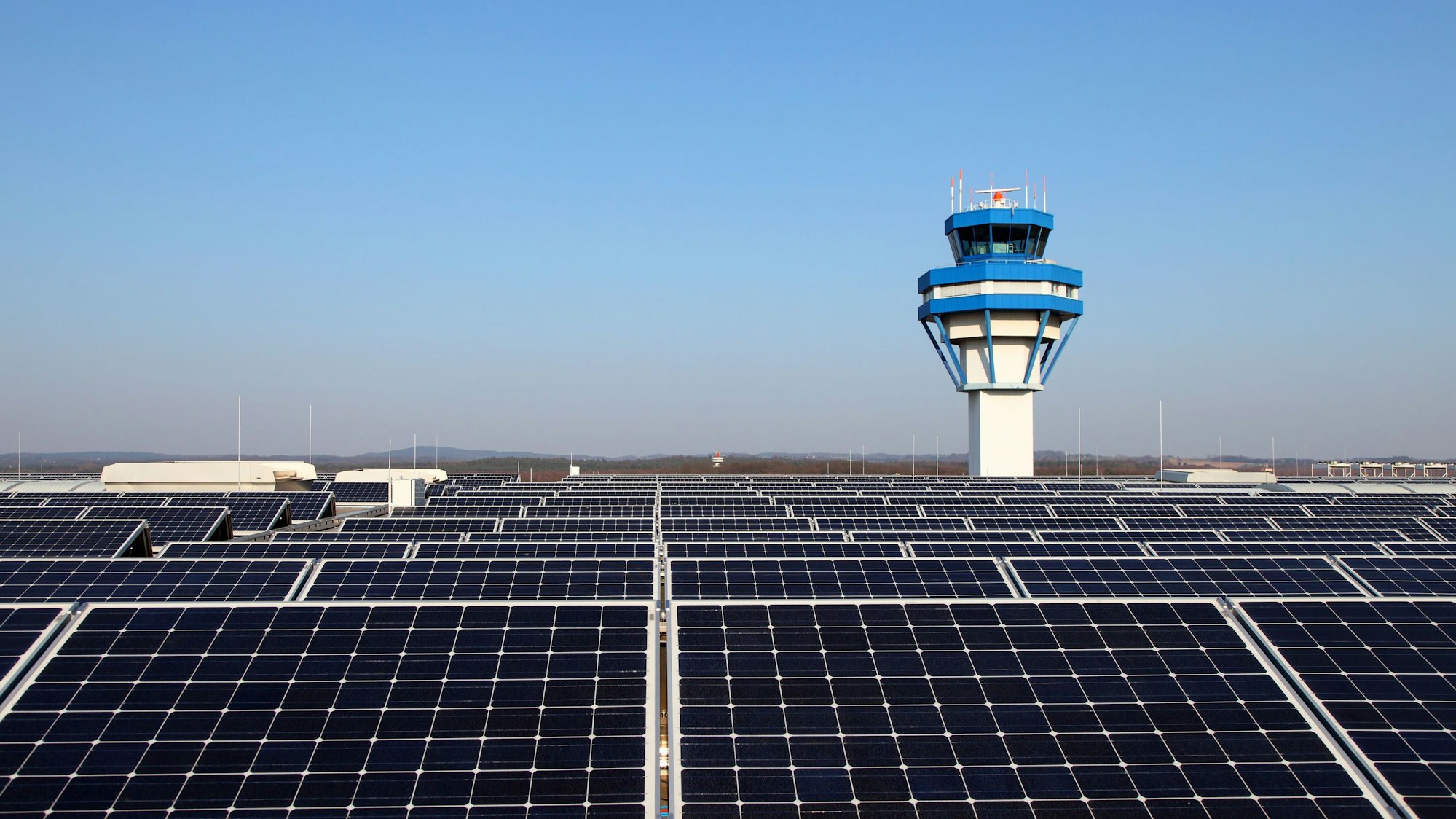 Solar-Anlagen am Flughafen Köln/Bonn.