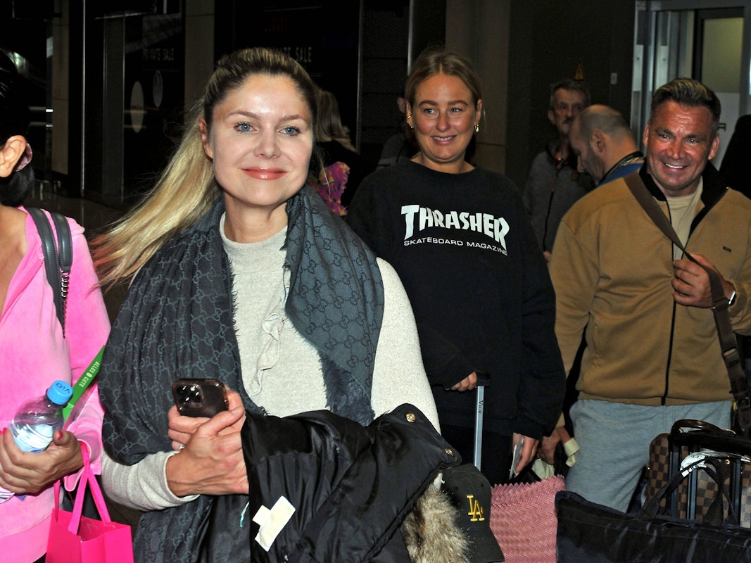 RTL - Dschungelcamp 2023. Peter Klein , Yvonne Woelke und Charlotte Haak anläßlich der Ankunft der Kandidaten der RTL - Sendung Ich bin ein Star - holt mich hier raus vom Dschungel-Camp 2023 in Australien am 01.02.2023 auf dem Flughafen Frankfurt / Main.