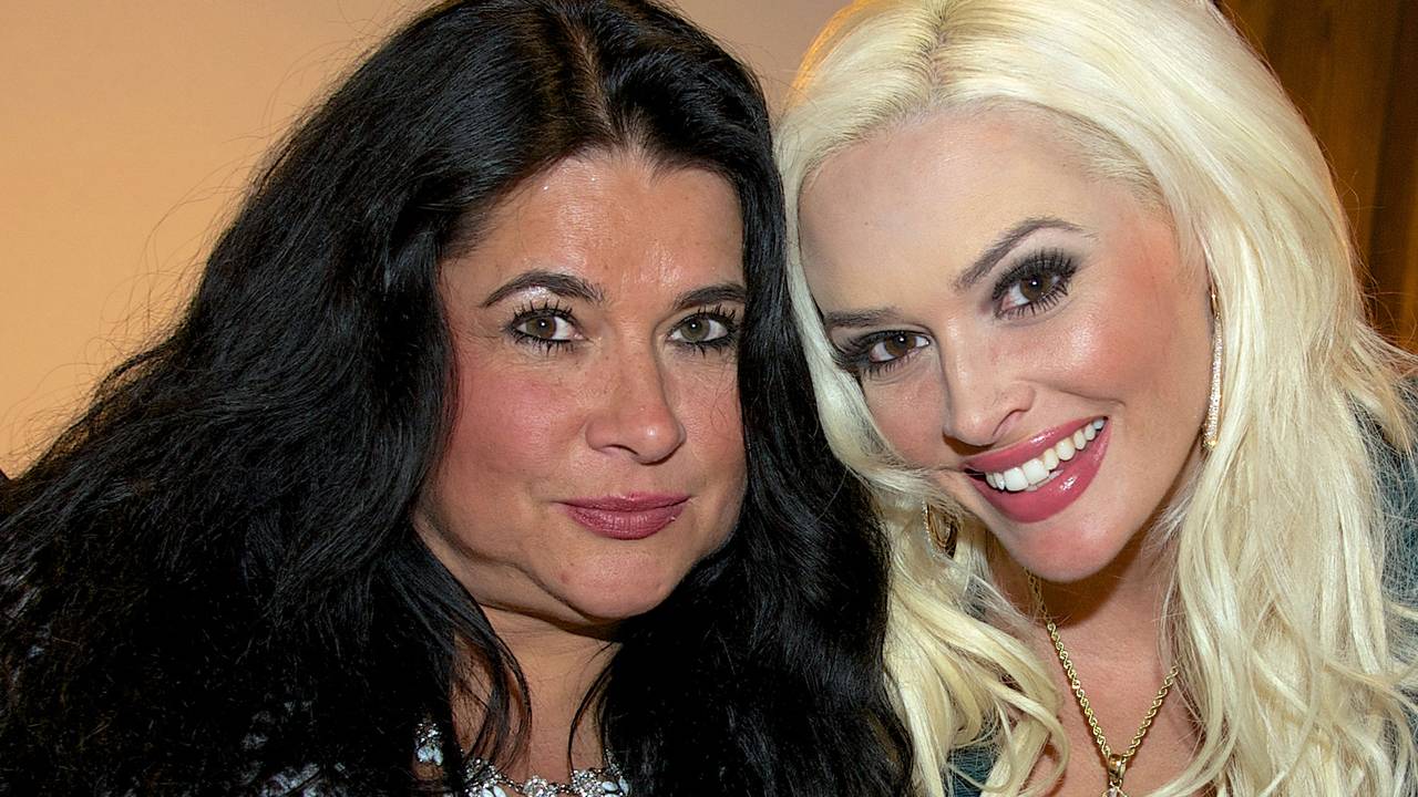 Daniela Katzenberger und ihre Mutter Iris Klein nach der Taufe von Katzenbergers Tochter Sophia.