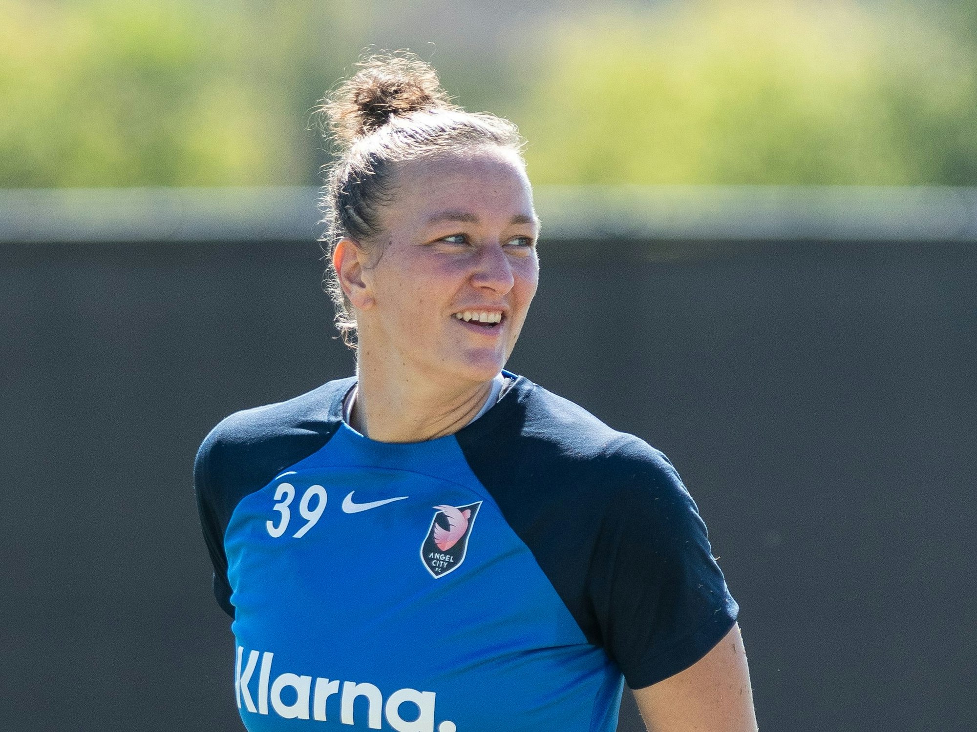 Die deutsche Fußball-Nationalspielerin Almuth Schult trainiert bei ihrem Club Angel City FC.