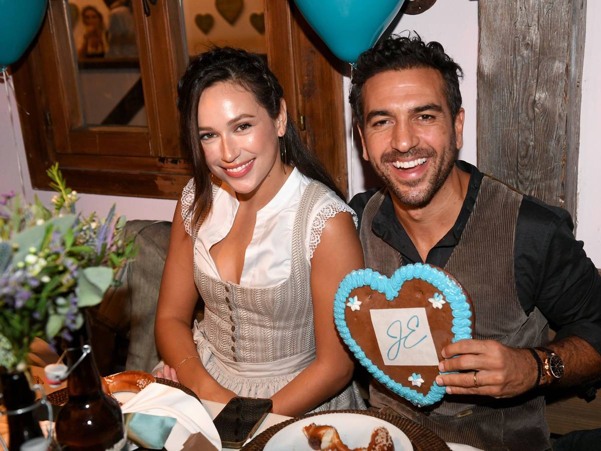 Elyas M'Barek und seine Frau Jessica beim Oktoberfest 2022.