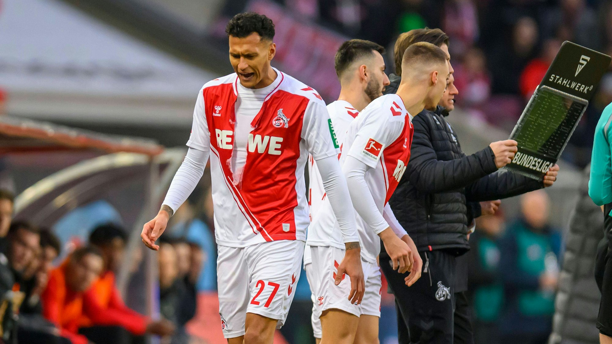 Davie Selke humpelte am Samstag (4. Februar 2023) gegen RB Leipzig mit zerrissenem Trikot wieder vom Platz.