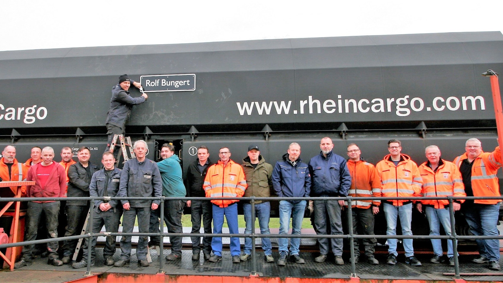 Postume Würdigung: Diesen Waggon von Rheincargo haben die Kollegen zu Ehren ihres verstorbenen Mitarbeiters und Vorgesetzten „Rolf Bungert“ getauft.