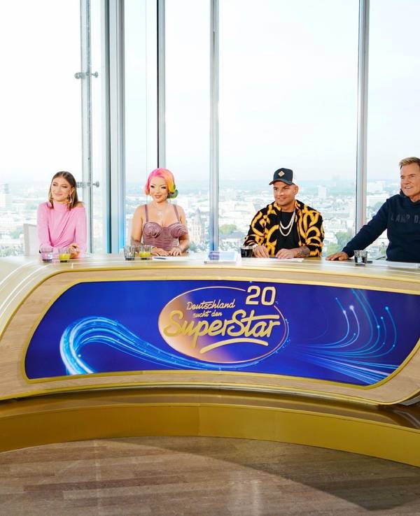 Die Jury mit (v.l.) Leony, Katja Krasavice, Pietro Lombardi und Dieter Bohlen.
Die Verwendung des sendungsbezogenen Materials ist nur mit dem Hinweis und Verlinkung auf RTL+ gestattet.