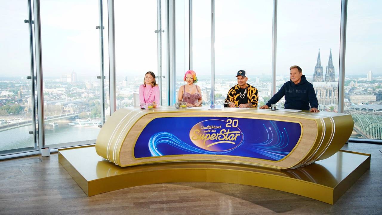 Die Jury mit (v.l.) Leony, Katja Krasavice, Pietro Lombardi und Dieter Bohlen.
Die Verwendung des sendungsbezogenen Materials ist nur mit dem Hinweis und Verlinkung auf RTL+ gestattet.