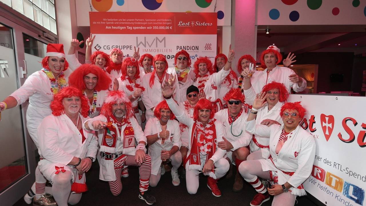 Lost Sisters feiern Party