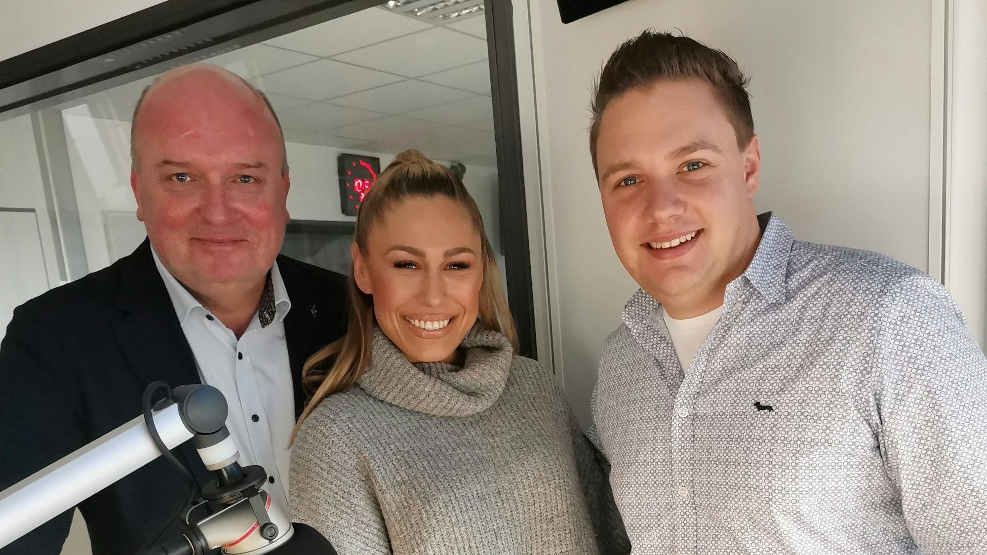 Markus Wallpott, Dominik Becker, Linda Teodosiu, Michael Gerhold beim Podcast Kölsch & Jot.