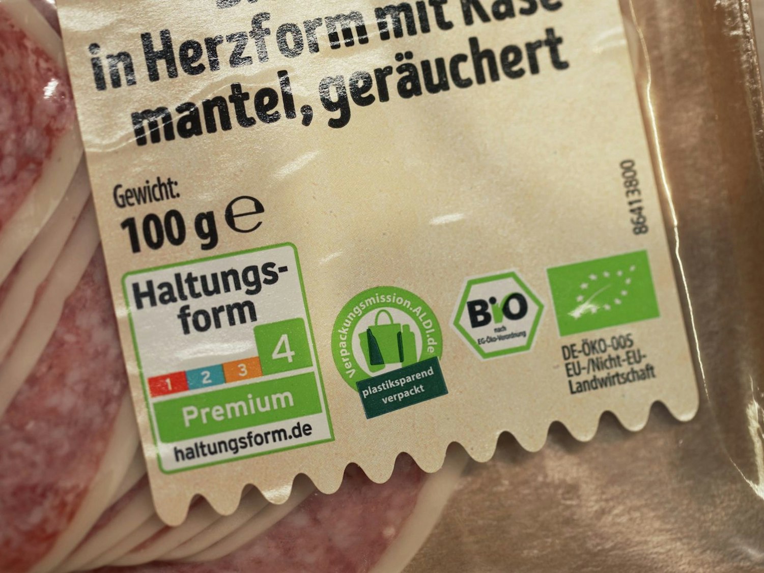 Auf einer Salami-Packung von Aldi ist die Haltungsform 4 ausgewiesen.