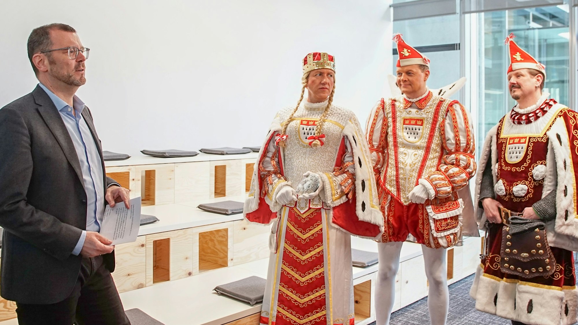 Das Kölner Dreigestirn steht bei EXPRESS.de