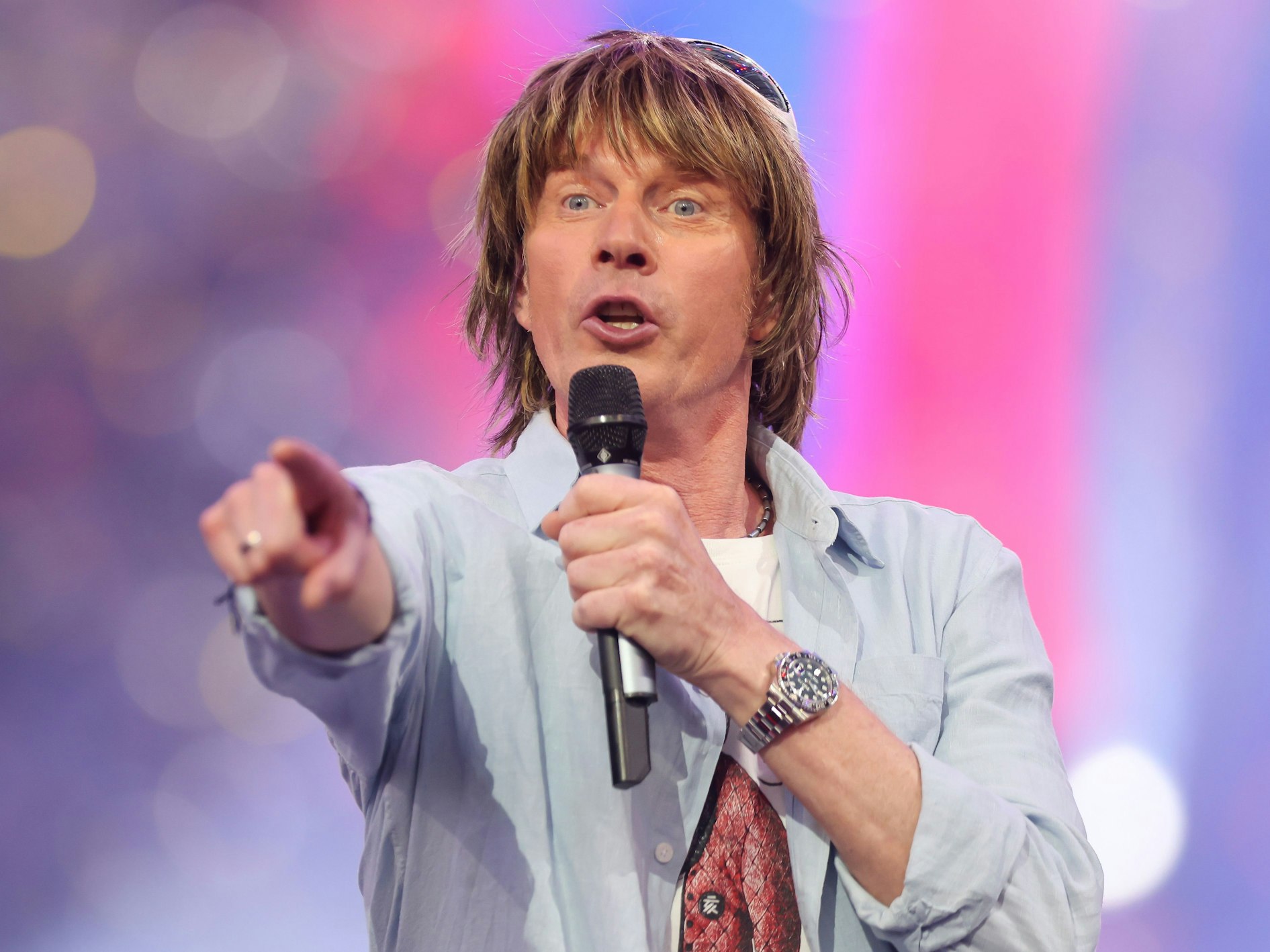 Schlagersänger Mickie Krause steht in der Show „Das große Schlagercomeback“ auf der Bühne.