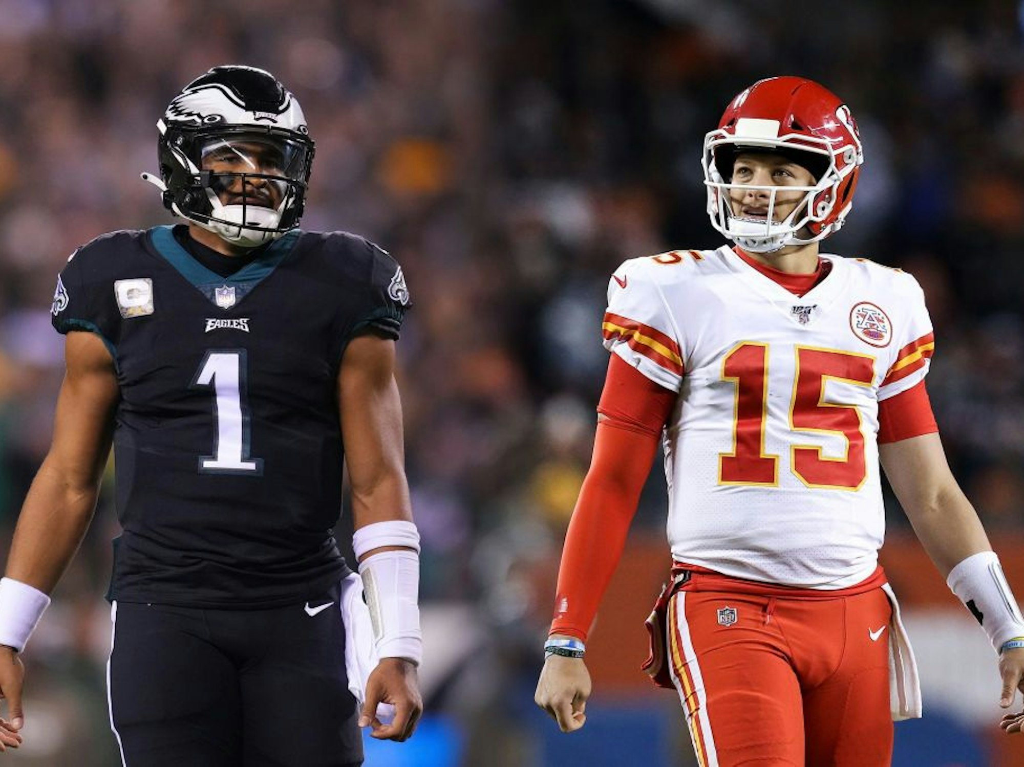 Jalen Hurts von den Philadelphia Eagles (links) und Patrick „Pat“ Mahome von den Kansas City Chiefs