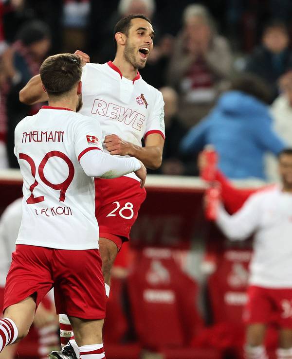 Ellyes Skhiri jubelt über sein Tor für den 1. FC Köln, zum 3:0-Endstand gegen Eintracht Frankfurt.