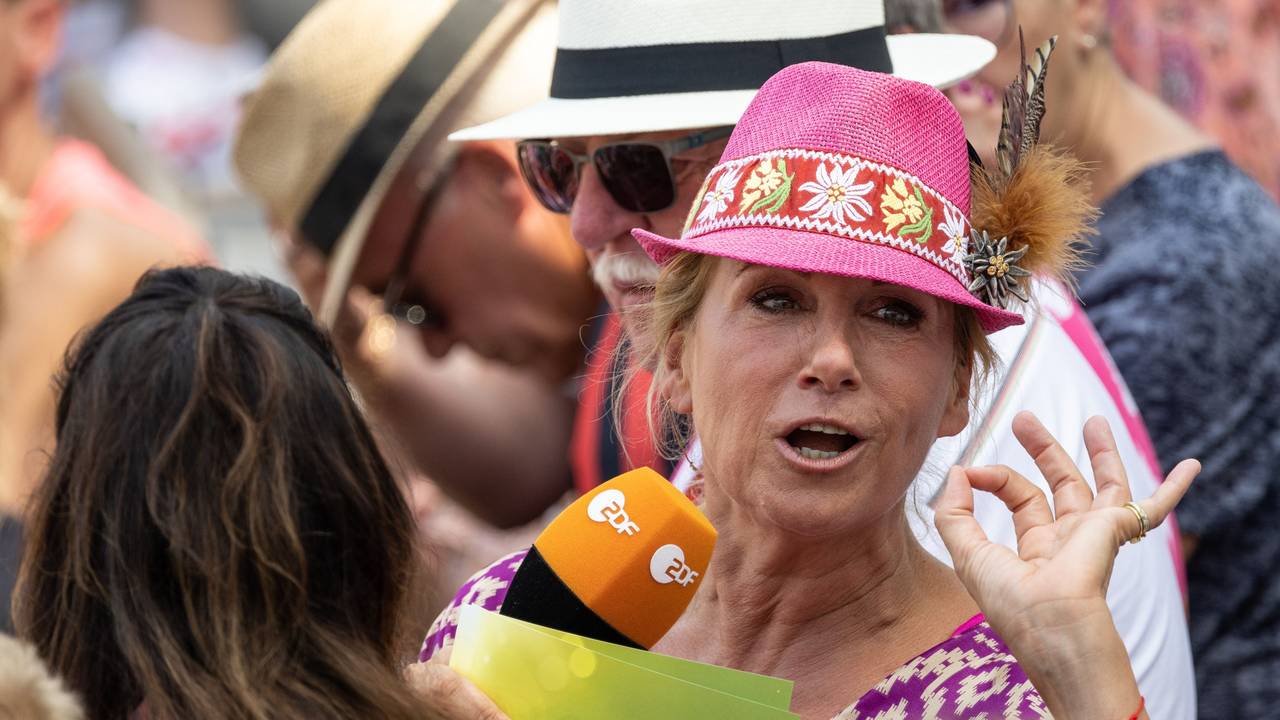 Moderatorin Andrea Kiewel während der Live-Sendung «ZDF-Fernsehgarten» unter dem Partymotto «Mallorca vs. Oktoberfest».