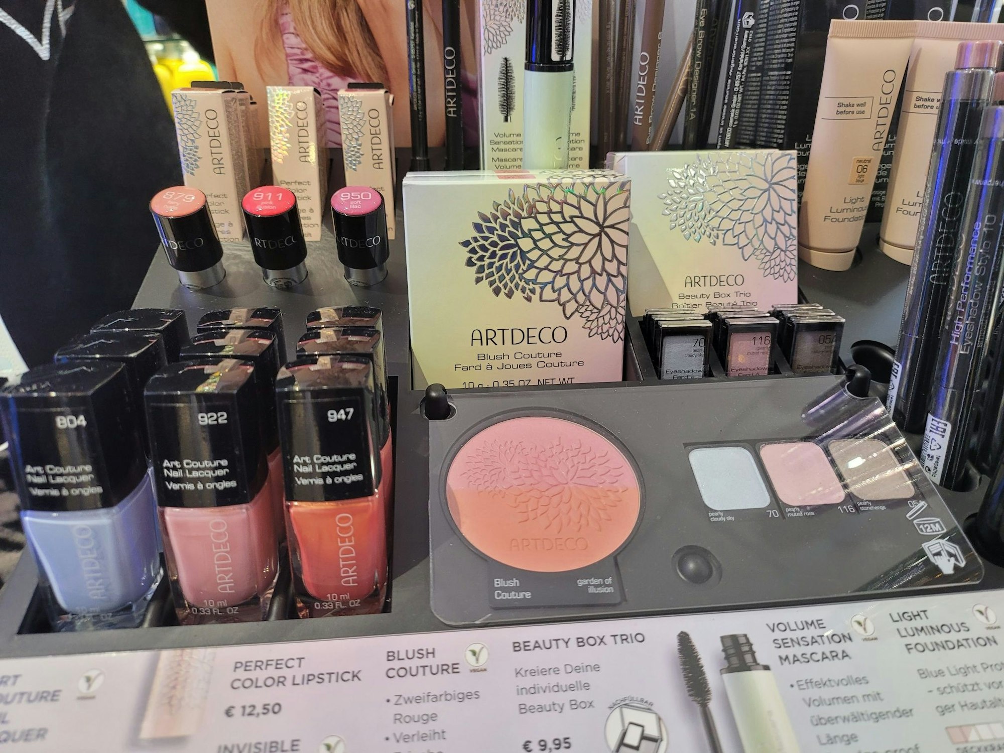 Softe Pastelltöne in Hellblau und Rosé aus der "Pretty in Pastel"-Serie von Artdeco versprühen Leichtigkeit und Freude.