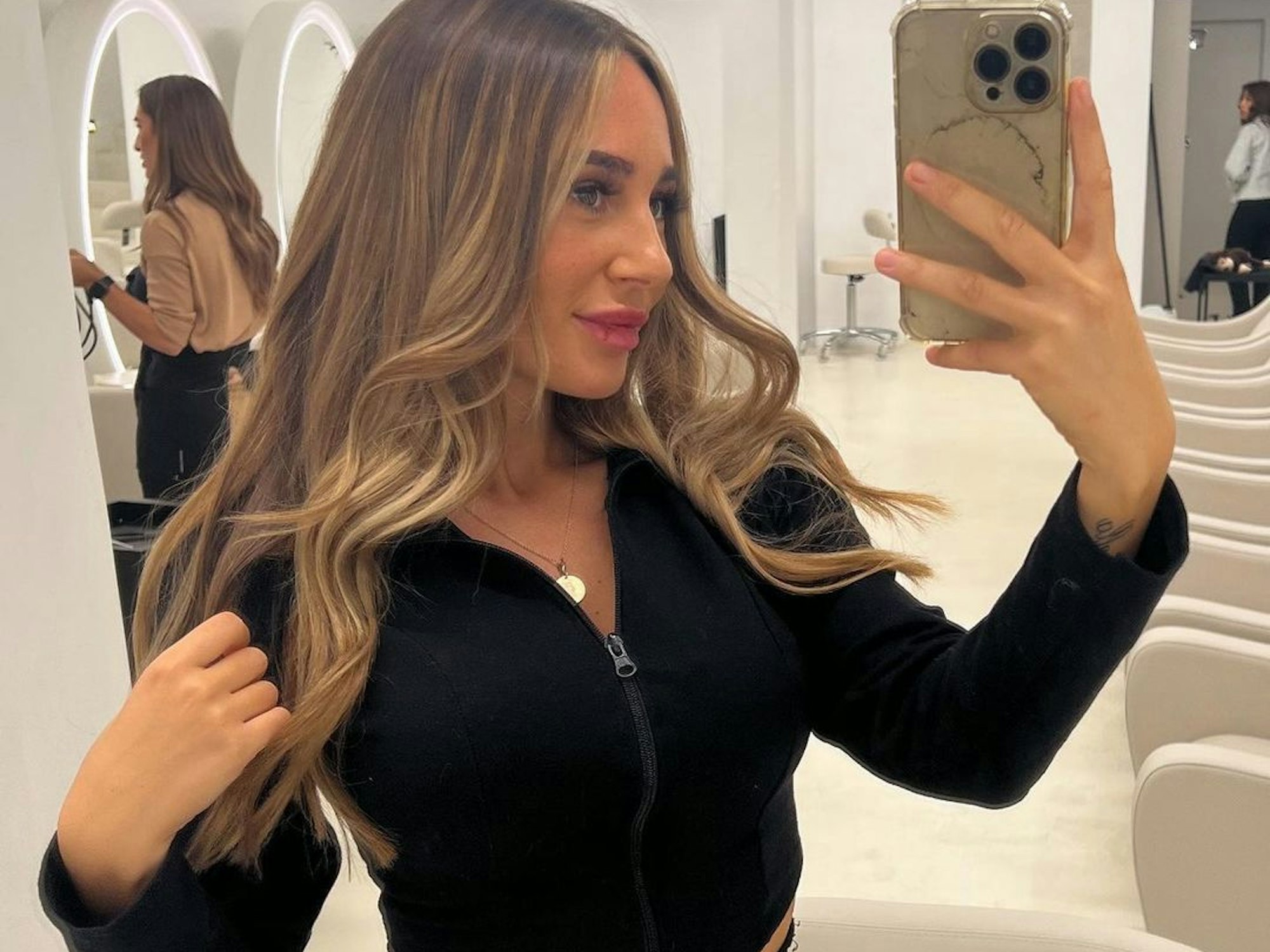 Alessia Herren nimmt am Sommerhaus der Stars 2024 teil - ist sie von ihrem Mann getrennt?