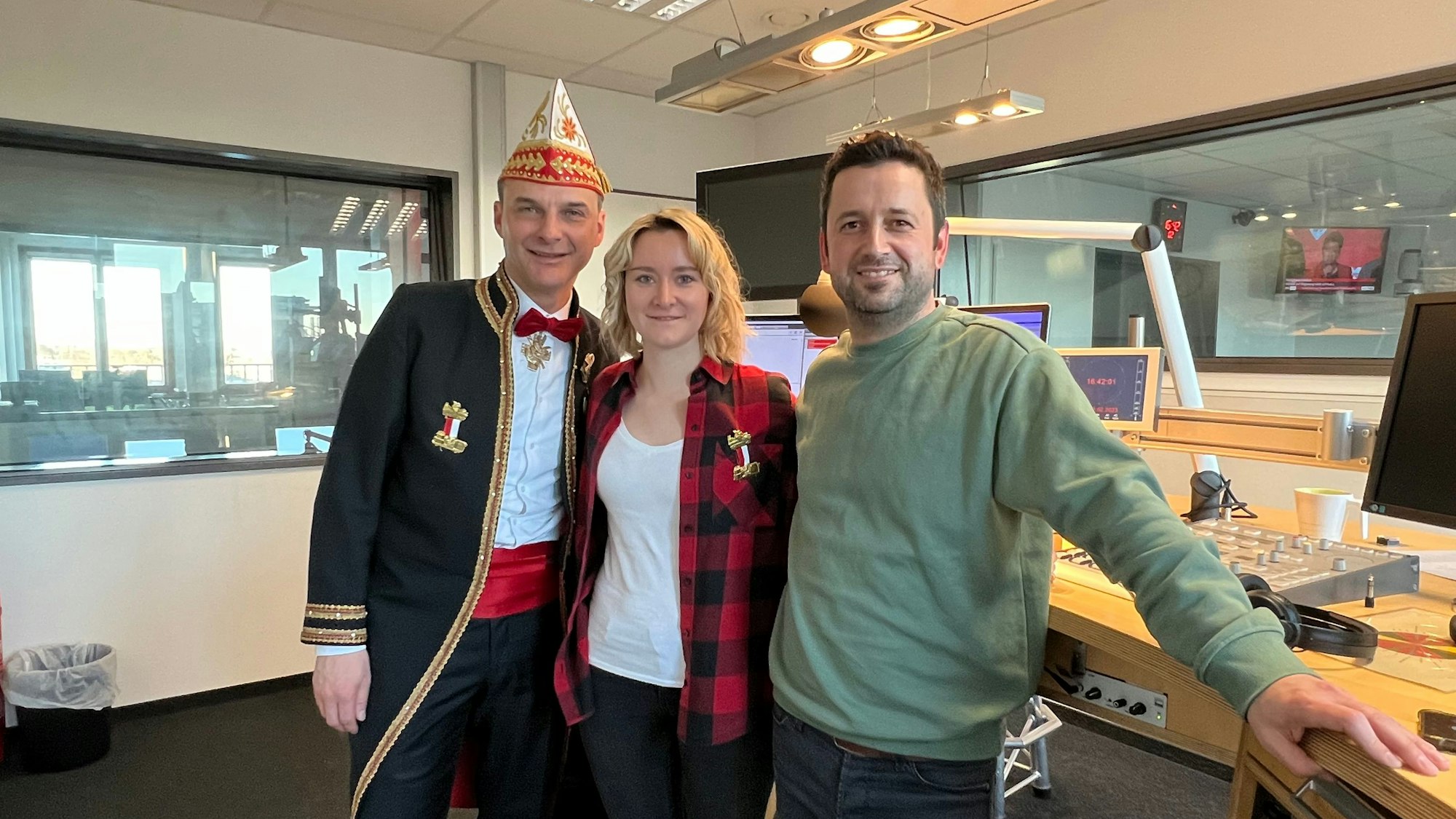 Zugleiter Holger Kirsch und Julia Cremer im Köln-Podcast mit Gastgeber Dominik Becker.