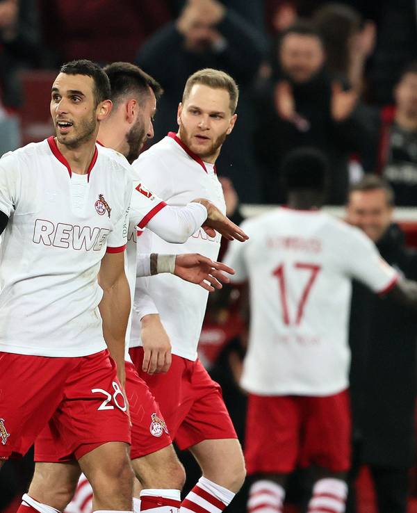 Ellyes Skhiri jubelt gegen Eintracht Frankfurt.