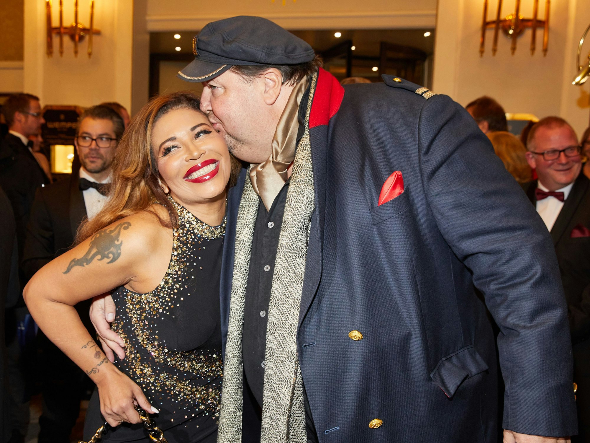 Patricia Blanco, Reality-TV-Darstellerin und ihr Freund Andreas Ellermann kommen zum 71. Hamburger Presseball in das Hotel „Atlantic“.