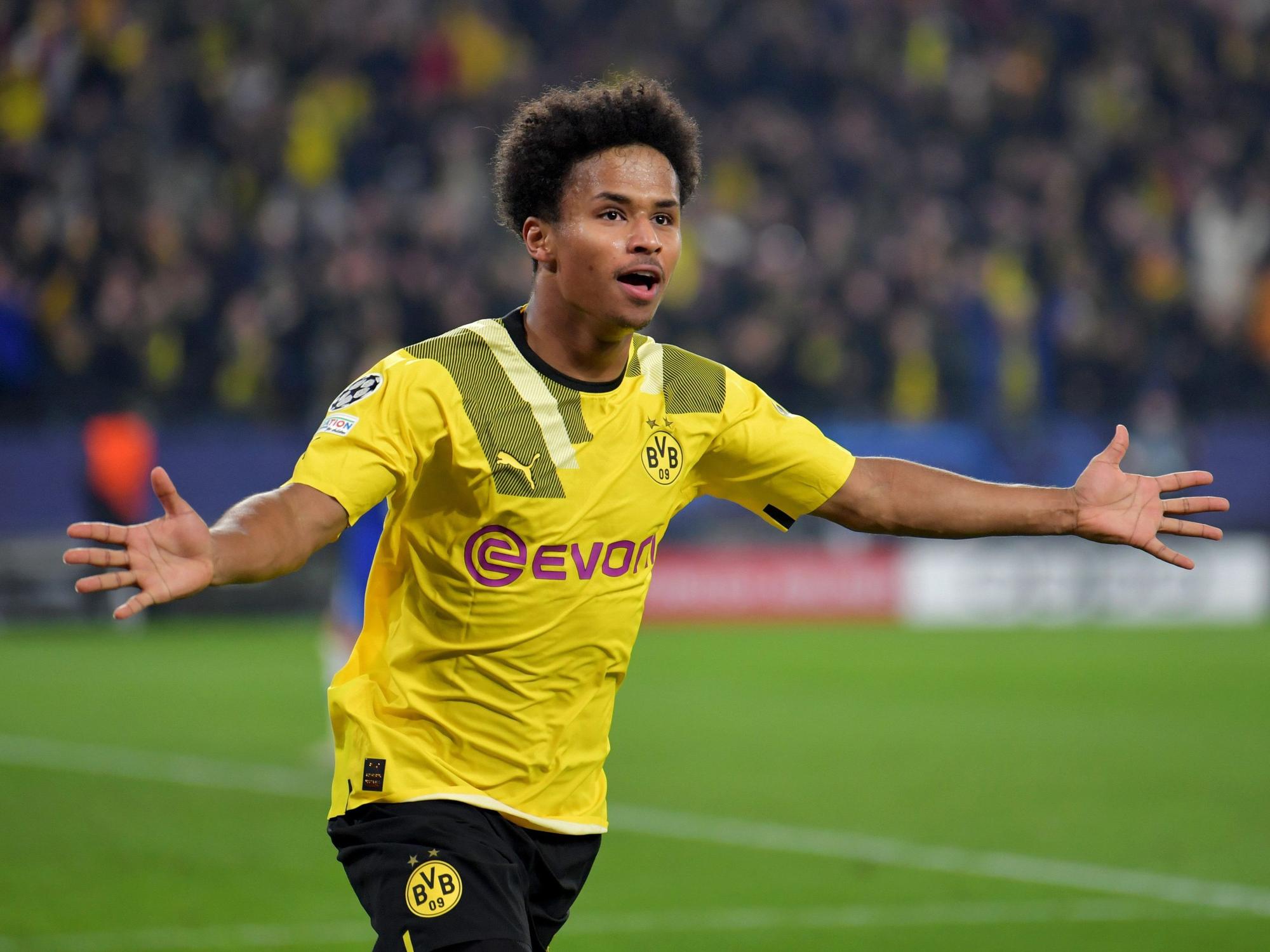 Dortmunds Karim Adeyemi bejubelt sein Tor zum 1:0.