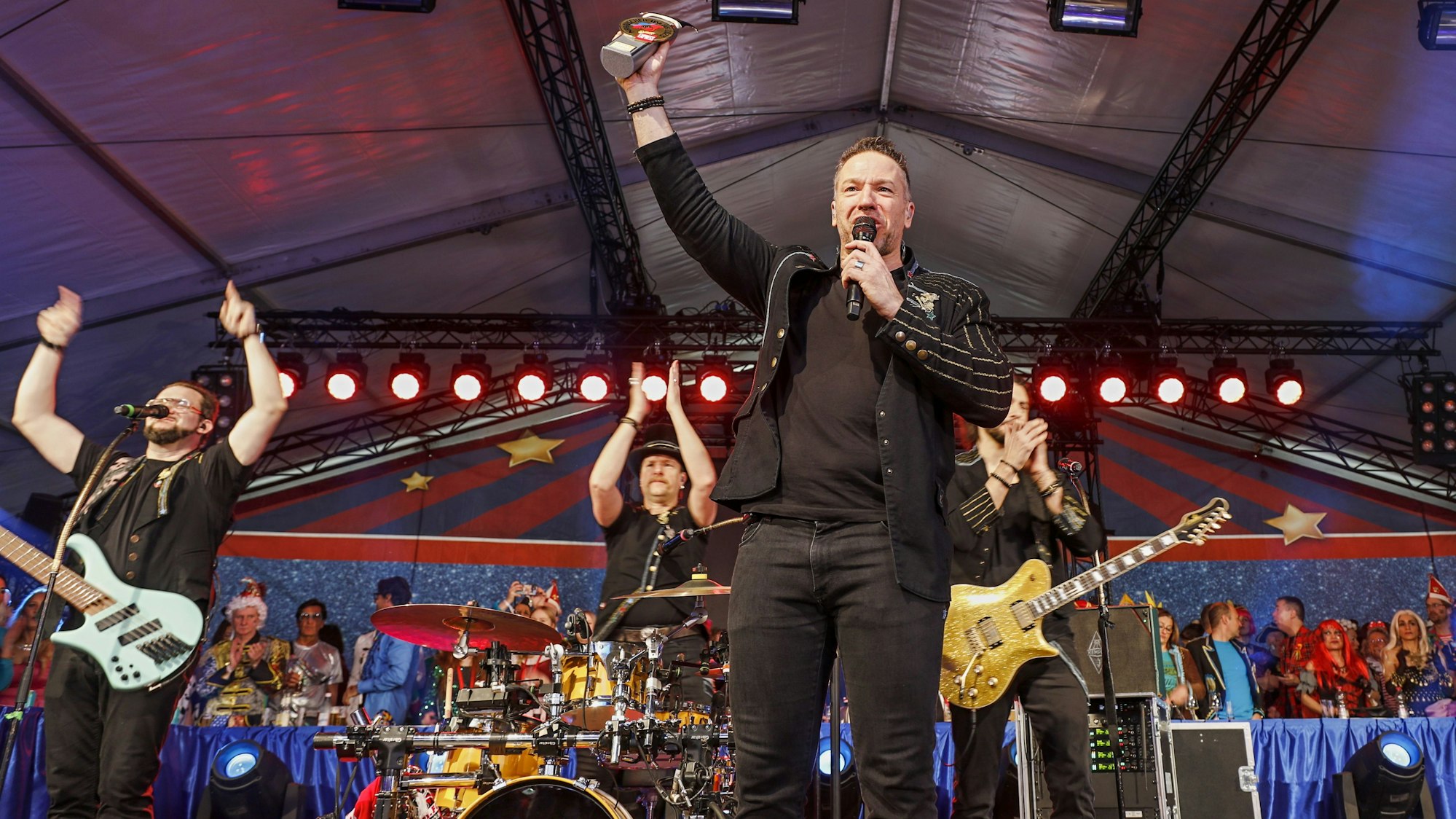 Die Höhner im EXPRESS-Zelt mit dem Närrischen Oscar