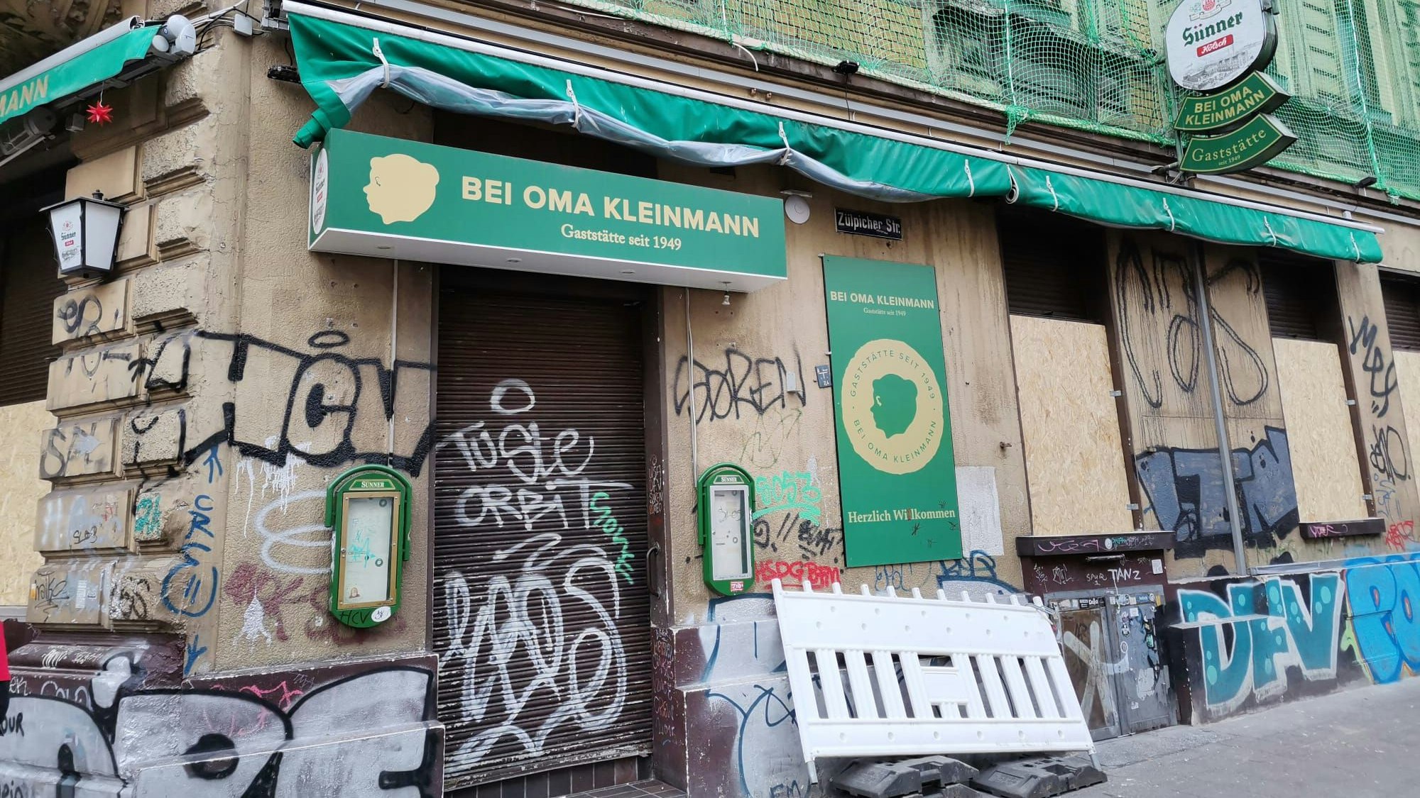 Die Kult-Gaststätte Bei Oma Kleinman bleibt an Karneval wie angekündgt geschlossen.