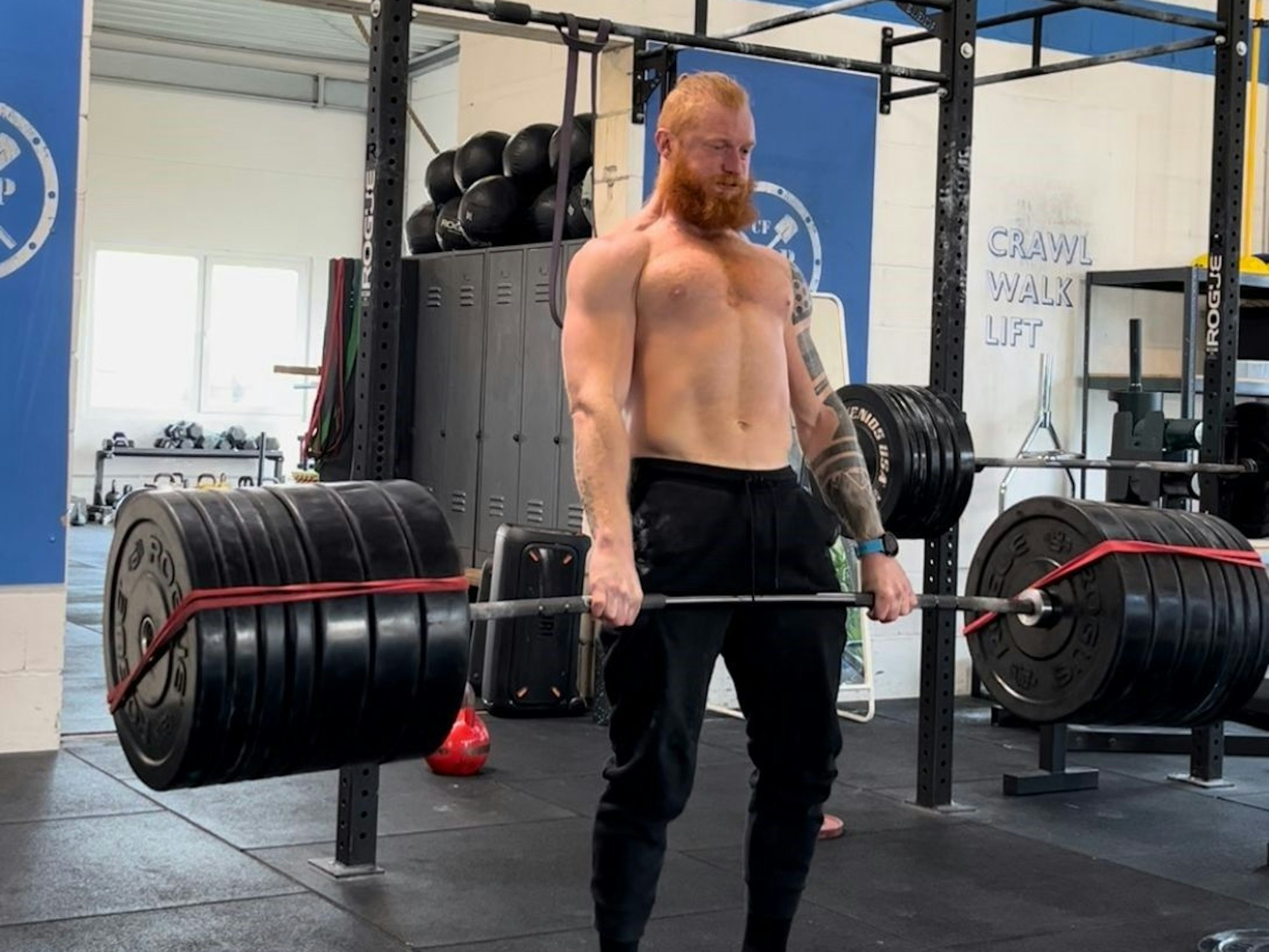 Crossfitter Marcel Lamée beim Kreuzheben von 220 Kilogramm.
