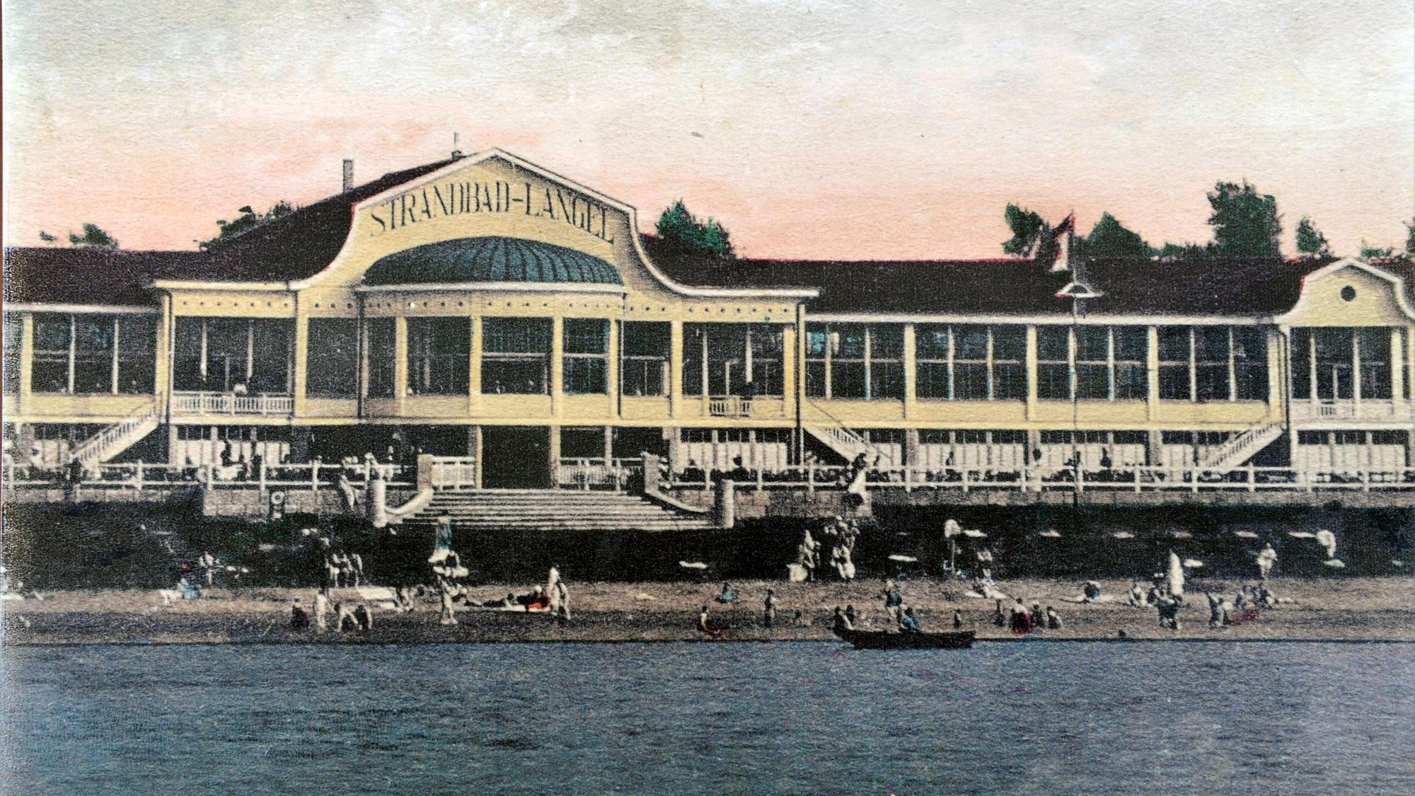 Das einstige Strandbad Langel ist ein prächtiges Gebäude mit Strand zum Rhein.
