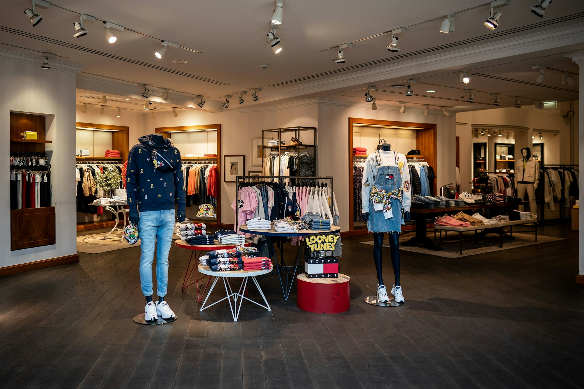 Ein Bekleidungsladen der Kette „Hilfiger“