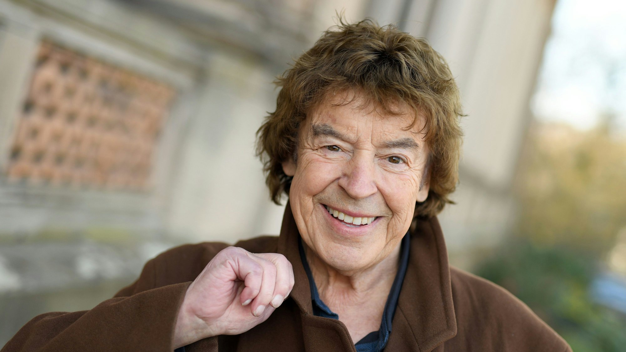 Schlagersänger Tony Marshall im Jahr 2018 am Tony-Marshall-Weg in Baden-Baden.