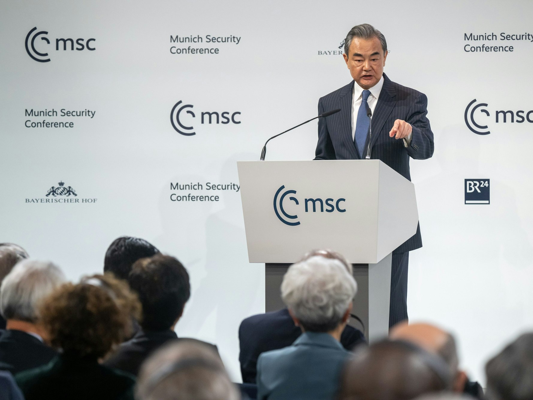 Wang Yi, Vorsitzender der außenpolitischen Kommission der Kommunistischen Partei Chinas, spricht auf der Münchner Sicherheitskonferenz.