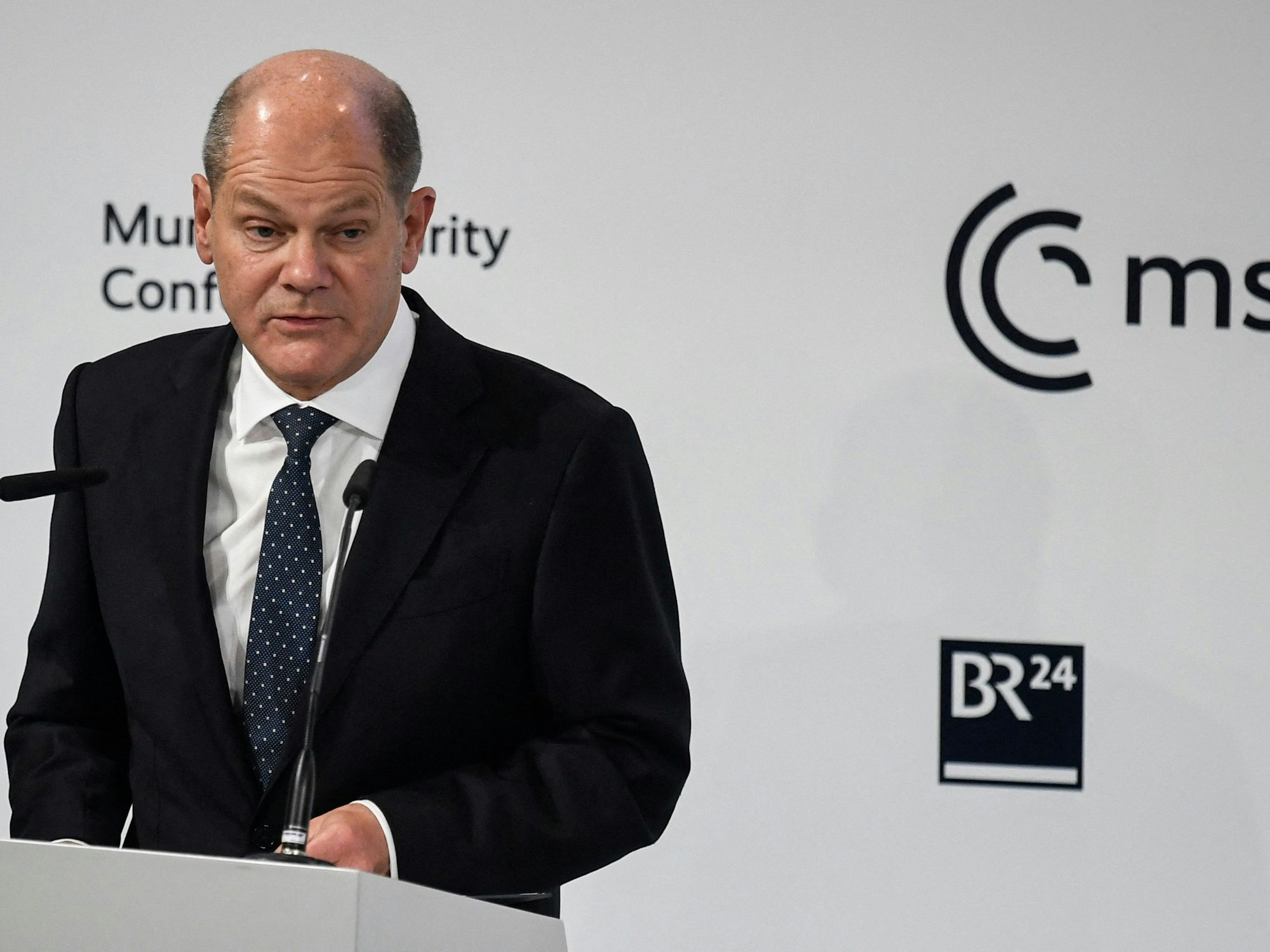 Bundeskanzler Olaf Scholz bei seiner Rede zum Auftakt der Sicherheitskonferenz in München am 17. Februar 2023.