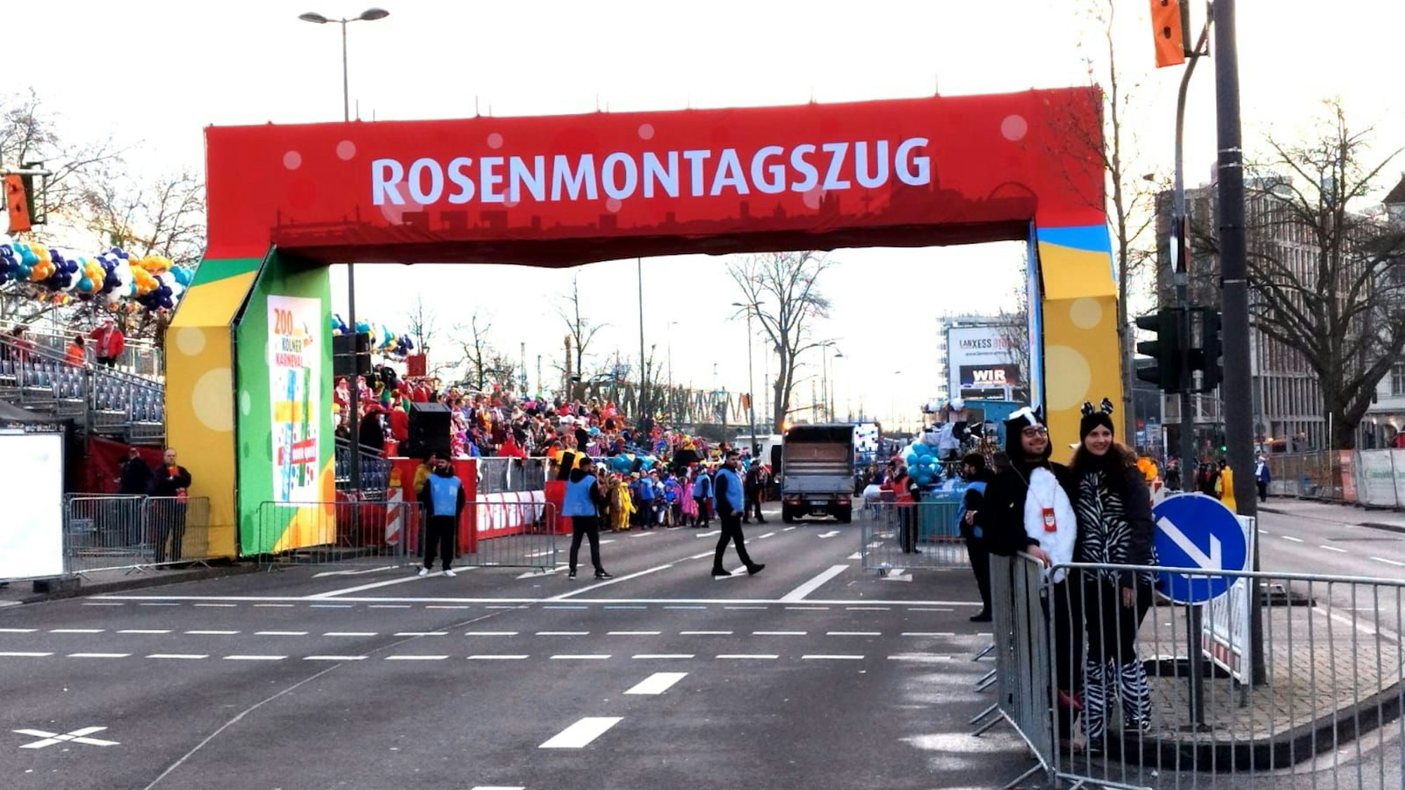 Am Startpunkt in Deutz füllt sich alles langsam.