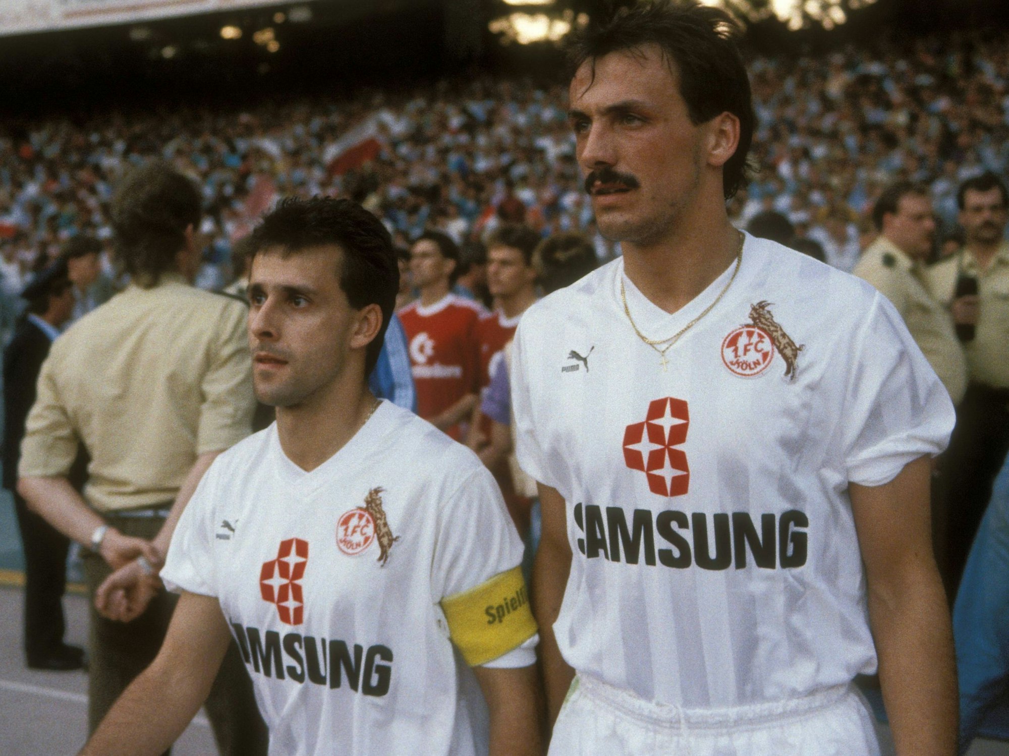 Jürgen Kohler und Pierre Littbarski 1989 im Trikot des 1. FC Köln.