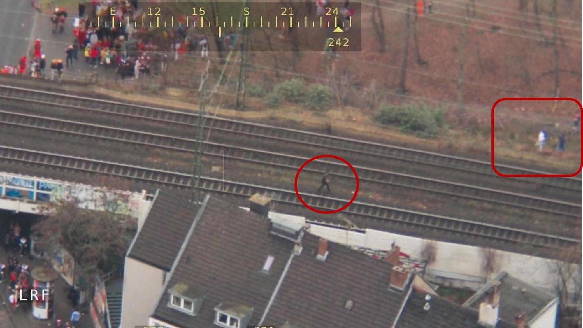 Luftaufnahme von Gleisüberschreitungen am Bahnhof Köln-Süd an Weiberfastnacht