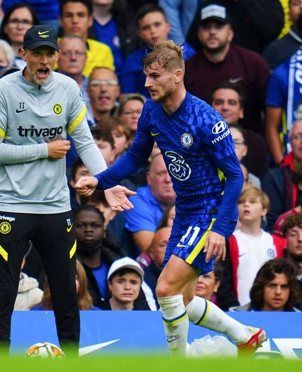 Trainer Thomas Tuchel schreit Timo Werner beim FC Chelsea an.