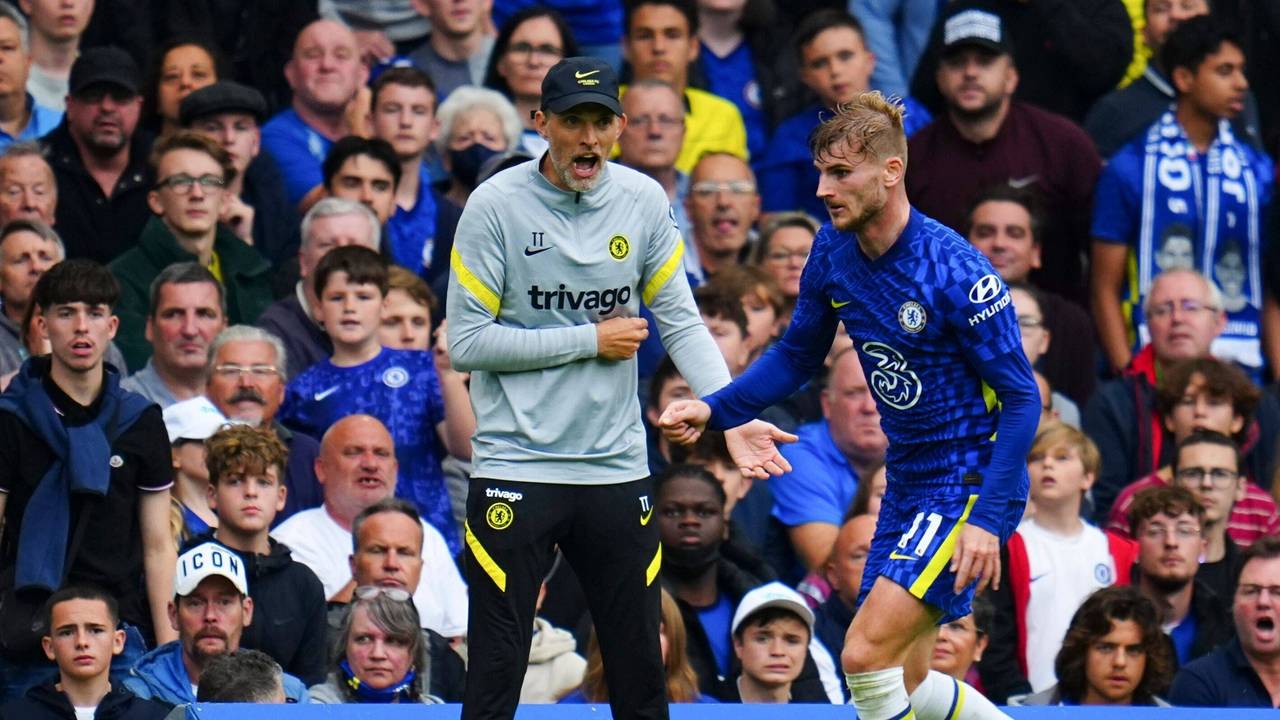 Trainer Thomas Tuchel schreit Timo Werner beim FC Chelsea an.