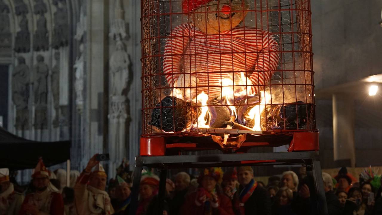 Nubbelverbrennung auf dem Roncalliplatz.